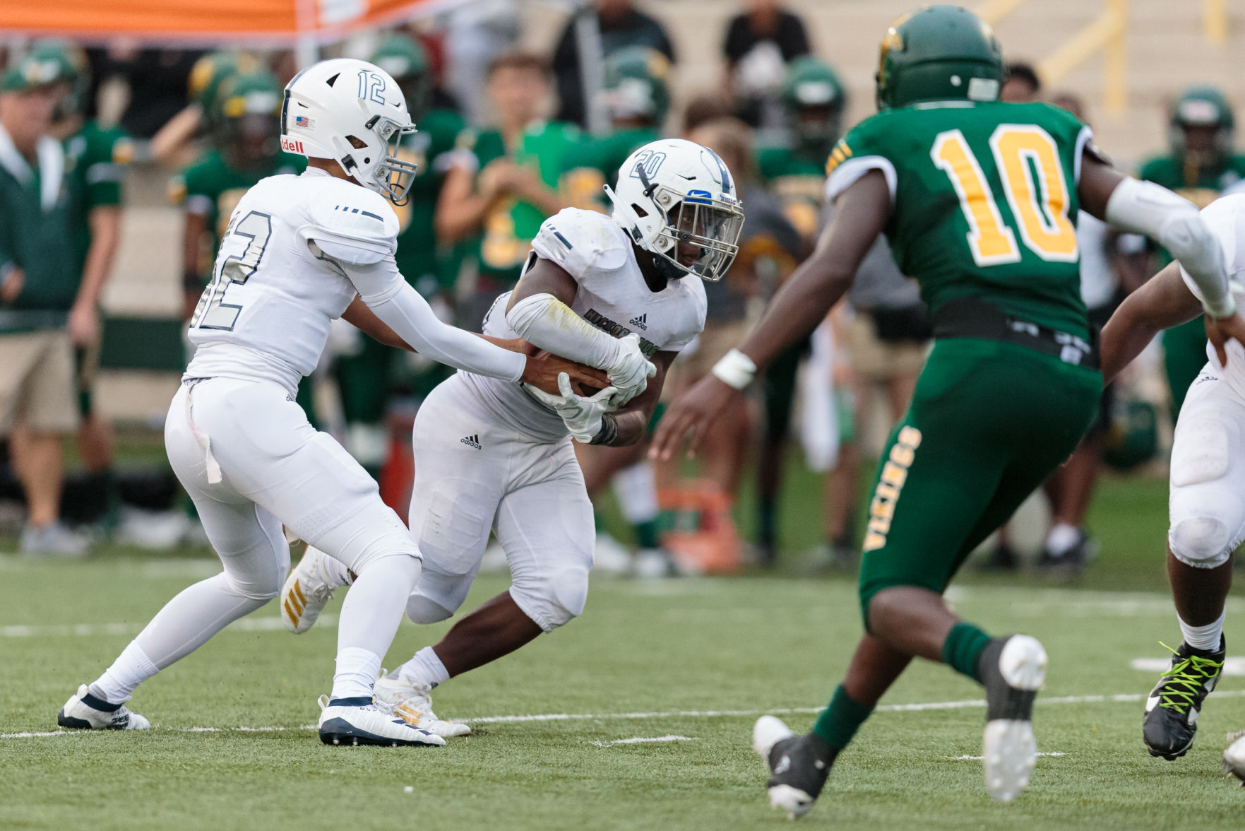 The Ragin' Bulls come from behind in the Battle of the Horns to defeat the Vikings 27-20.